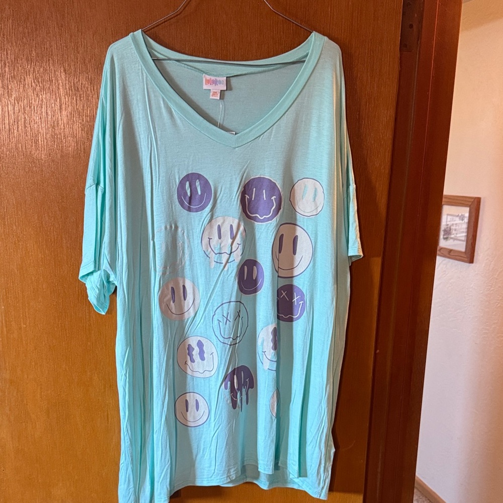 LuLaRoe Lisa Mint Green Top